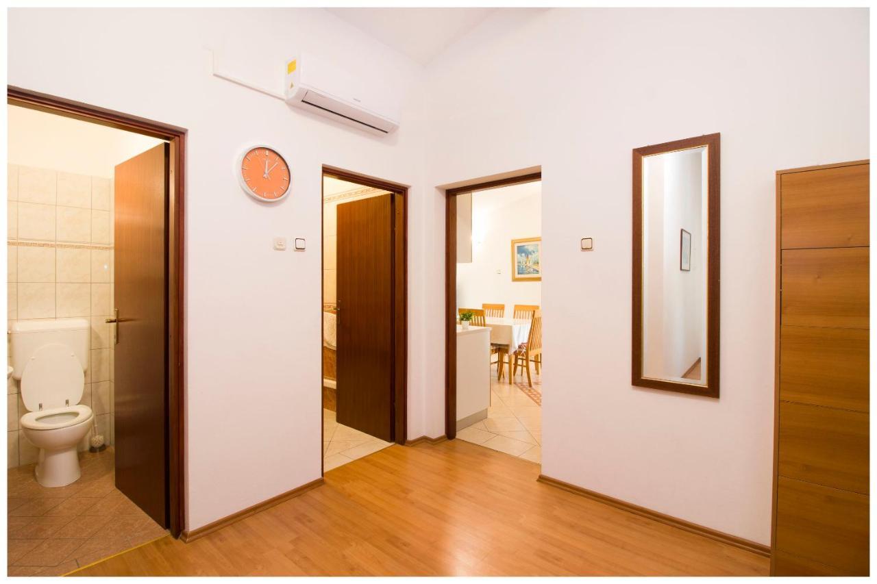 Apartment Zdravko Primošten Buitenkant foto
