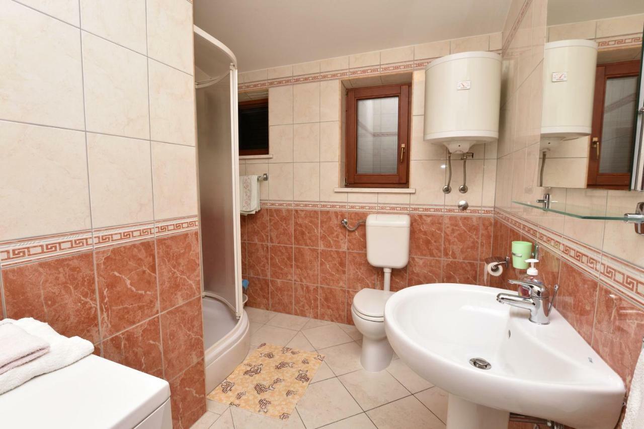 Apartment Zdravko Primošten Buitenkant foto