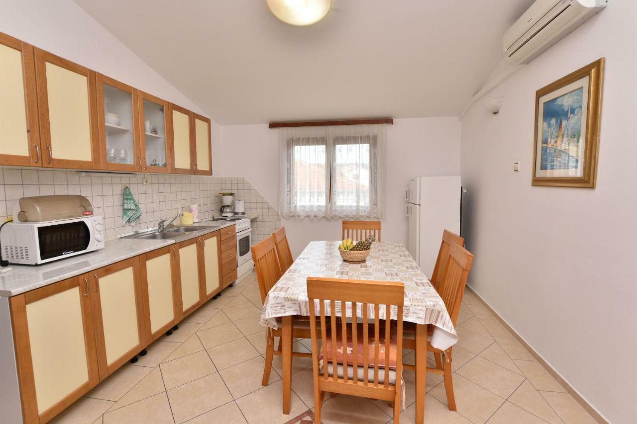 Apartment Zdravko Primošten Buitenkant foto