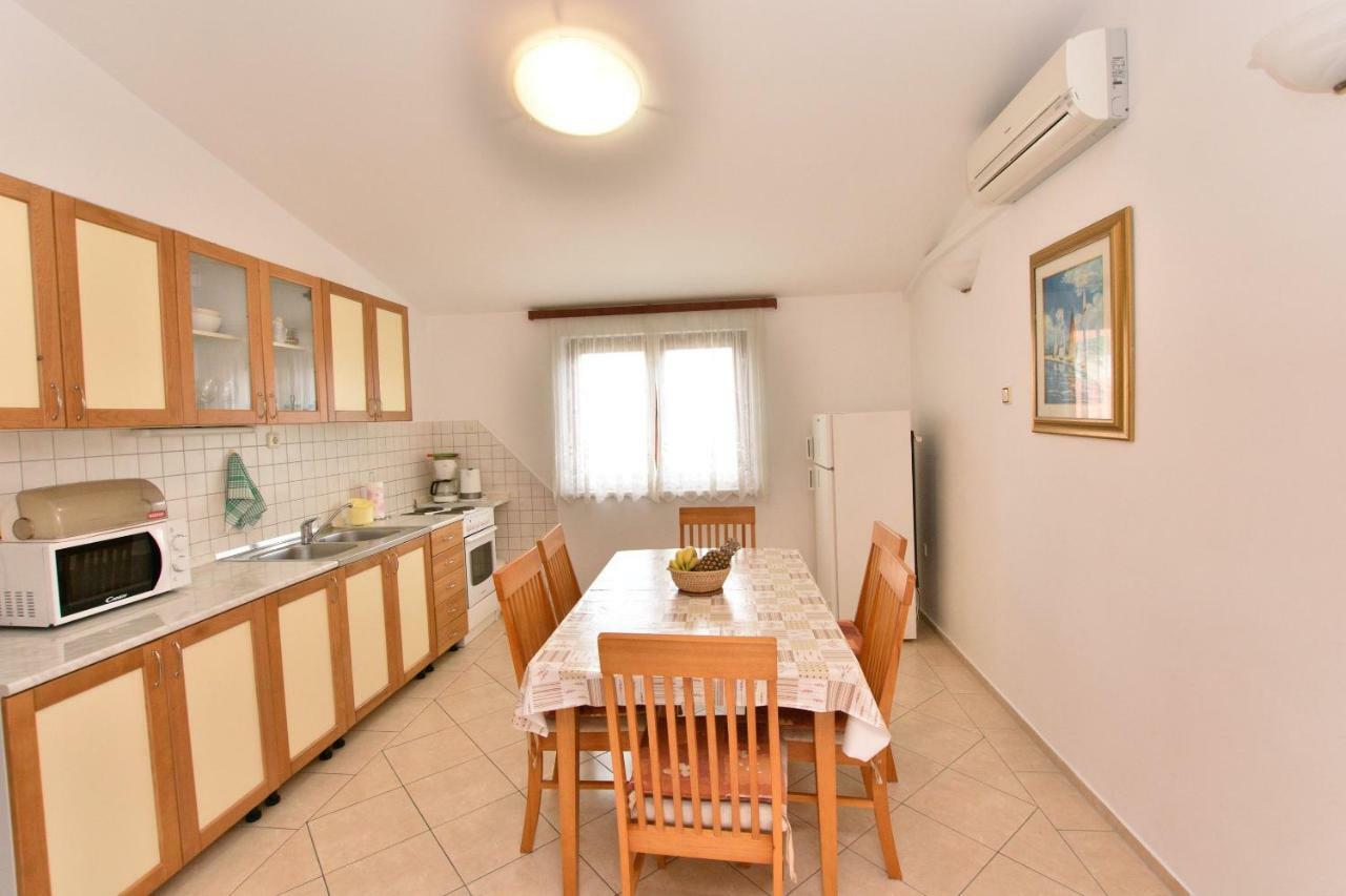 Apartment Zdravko Primošten Buitenkant foto