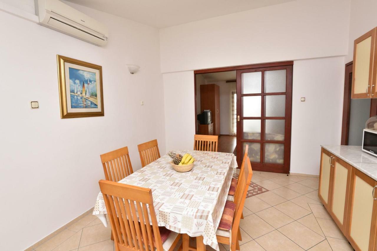 Apartment Zdravko Primošten Buitenkant foto